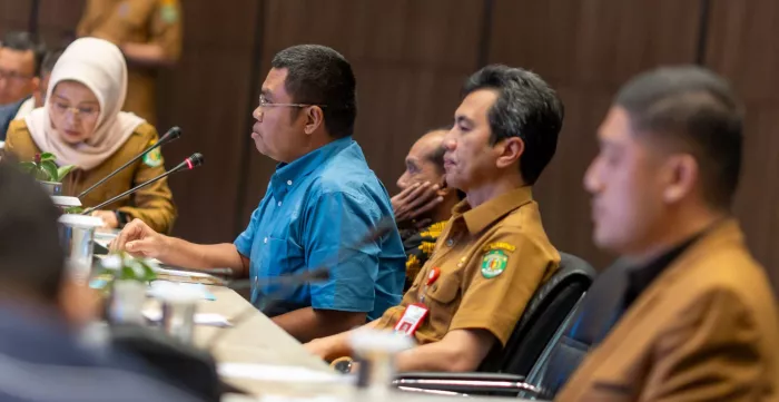 image of several participants from left angle