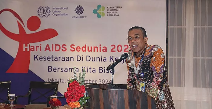 Repsentative of Ministry of Manpower wearing batik opens the World Day in Jakarta.